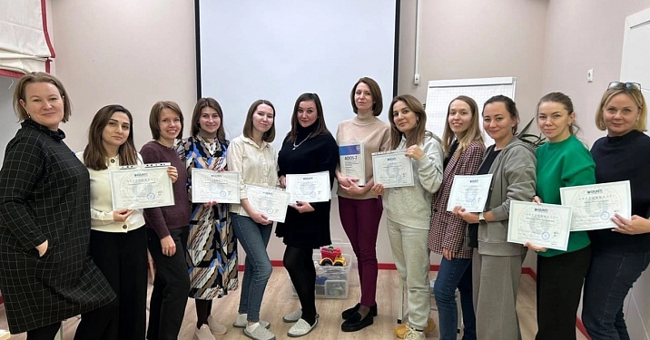 специалисты нашего центра "цветное детство" прошли обучение по программе "практическое применение методики ados-2" ("золотой стандарт диагностики аутизма) в giunti psychometrics, город москва. 